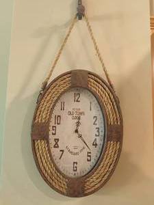 lot 11 image: Old Town Rope Clock