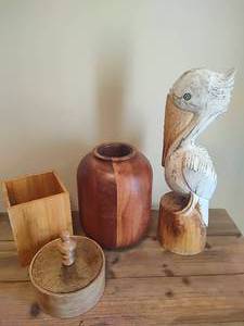 lot 44 image: Various Wood Decor Pieces