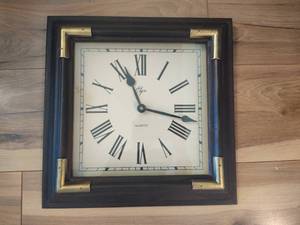 lot 52 image: Elgin Quartz Wall Clock