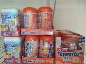 lot 137 image: Mentos Gum Vitamins