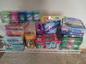 lot 139 image: Assorted Packaged Gum