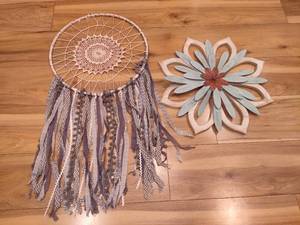 lot 146 image: Dreamcatcher & Floral Wall Art