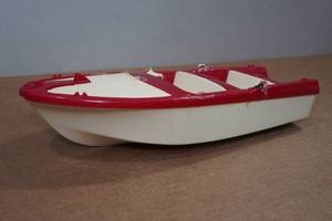 lot 3 image: Vintage Tonka Clipper Boat