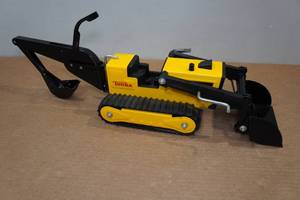 lot 7 image: Vintage Tonka Bulldozer Backhoe Tractor