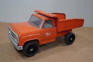 lot 13 image: Vintage Tonka Dump Truck