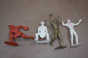 lot 37 image: Marx Mini Sports Figurines