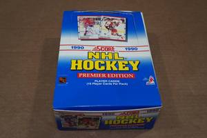 lot 124 image: 1990 Score Hockey Card Packs