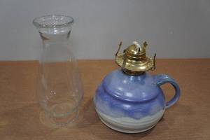 lot 135 image: Vintage Stoneware Pottery Oil Lamp