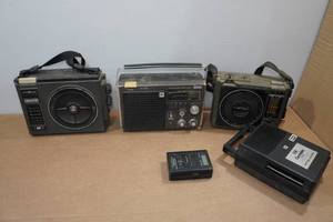 lot 161 image: Assorted Vintage 8-Track Players