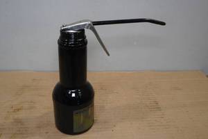 lot 178 image: Vintage Oil Cans