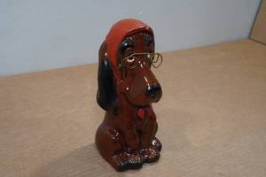 lot 184 image: Vintage Basset Hound Coin Bank