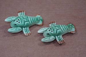 lot 214 image: Vintage Salt and Pepper Shaker Set - Lobster