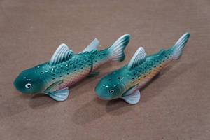 lot 215 image: Vintage Salt and Pepper Shaker Set - Trout