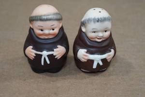 lot 218 image: Vintage Salt and Pepper Shaker Set - Friar