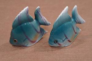 lot 219 image: Vintage Salt and Pepper Shaker Set - Blue Fish