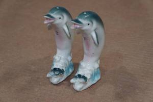 lot 222 image: Vintage Salt and Pepper Shaker Set - Dolphin