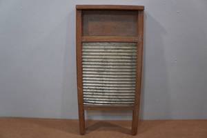 lot 236 image: Vintage Wash Board