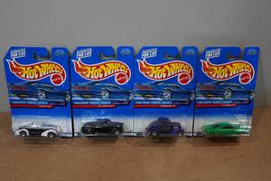 lot 246 image: Hot Wheels Pinstripe Power Series Car Set