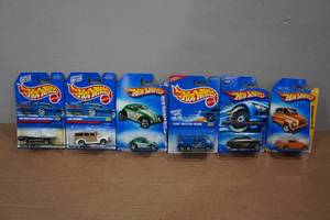 lot 250 image: Hot Wheels Classic Cars - Motor Home, Beetle, Thing