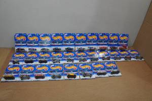 lot 256 image: Hot Wheels 1999 First Editions Complete Set with Variations