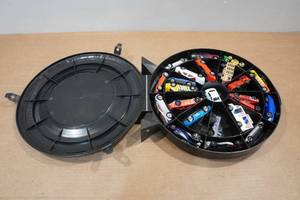 lot 268 image: Vintage Hot Wheels Carry Case with Cars