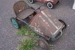 lot 23B image: Antique Pedal Car