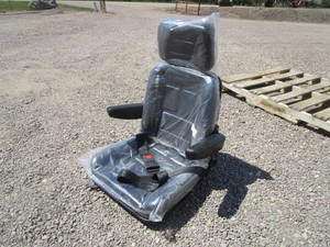 lot 91 image: Equipment Seat wArmrest & Headrest