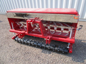lot 4 image: CFG Industrial 66 Seeder w3 point & Skid Steer Mounting