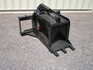 lot 58 image: Future Equipment Skid Steer 20 StumpRock Bucket wGrapple