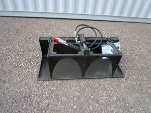 lot 75 image: Future Equipment Mini Skid Steer 44 Grapple Bucket