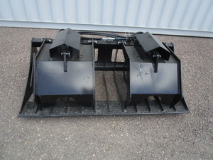 lot 109 image: Future Equipment Skid Steer 72 Skeleton Bucket wGrapple