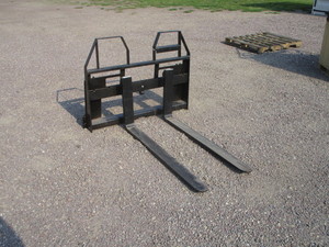 lot 17 image: CFG Industrial Telehandler 48 Pallet Forks