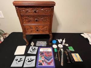 lot 4 image: Vintage Wooden Sewing Cabinet with Accessories and Fantastic Finishes Book