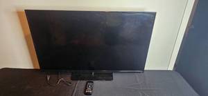 lot 6 image: Vizio E420i-B0 42-Inch LED Smart TV with Remote