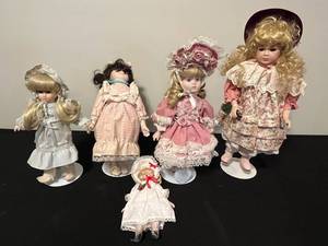 lot 43 image: Set of Vintage Porcelain Dolls with Victorian Outfits & Some Stands