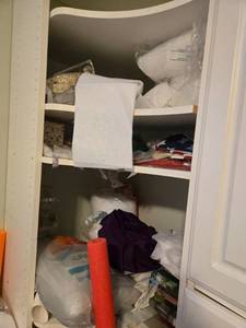 lot 78 image: Large Collection of Crafting Supplies and Fabric Decor Items