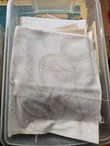 lot 101 image: Large Box Lot of Vintage Lace, Doilies, and White Fabric Pieces