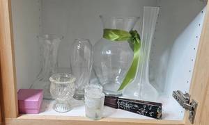 lot 151 image: Collection of VTG Glass Vases, Decorative Glasses and Folding Fan