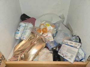 lot 179 image: Osterizer 16 Speed Blender and Sunbeam Oskar Food Processor with Parts