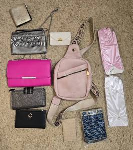 lot 184 image: Lot of Womens Accessories Including Wallets, Gloves, Pouch, Hosiery and More