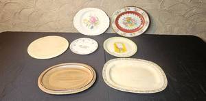 lot 187 image: Collection of Vintage Decorative Plates and Platters - Limoges, Bavaria, Holly Hobbie