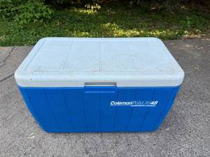 lot 202 image: Coleman PolyLite 48 Blue and White Cooler