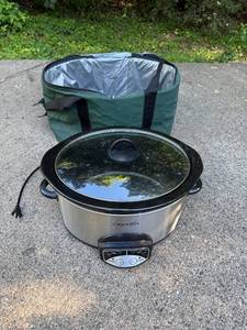 lot 204 image: Crock-Pot Slow Cooker with Travel Bag