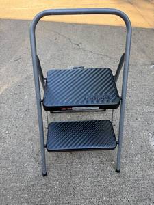 lot 210 image: Cosco Two-Step Folding Steel Step Stool