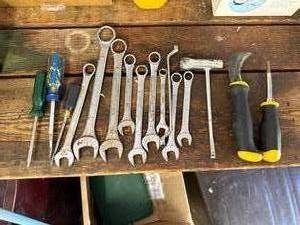 lot 219 image: Mixed Hand Tool Lot with Wrenches and Screwdrivers
