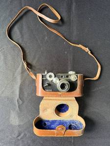 lot 231 image: Vintage Argus Rangefinder Camera with Leather Case