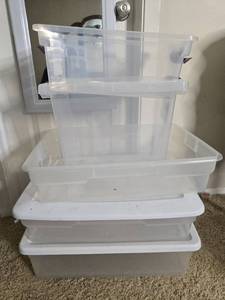 lot 325 image: Set of Clear Plastic Storage Bins with Lids