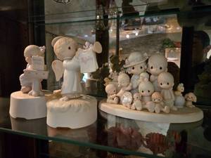 lot 335 image: Precious Moments Porcelain Figurine Collection by Enesco Jonathan & David