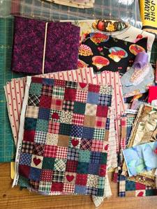 lot 373 image: Large Assorted Quilting Cotton Fabric Scrap Lot