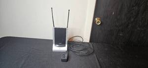 lot 462 image: RCA Indoor TV Antenna with Power Adapter